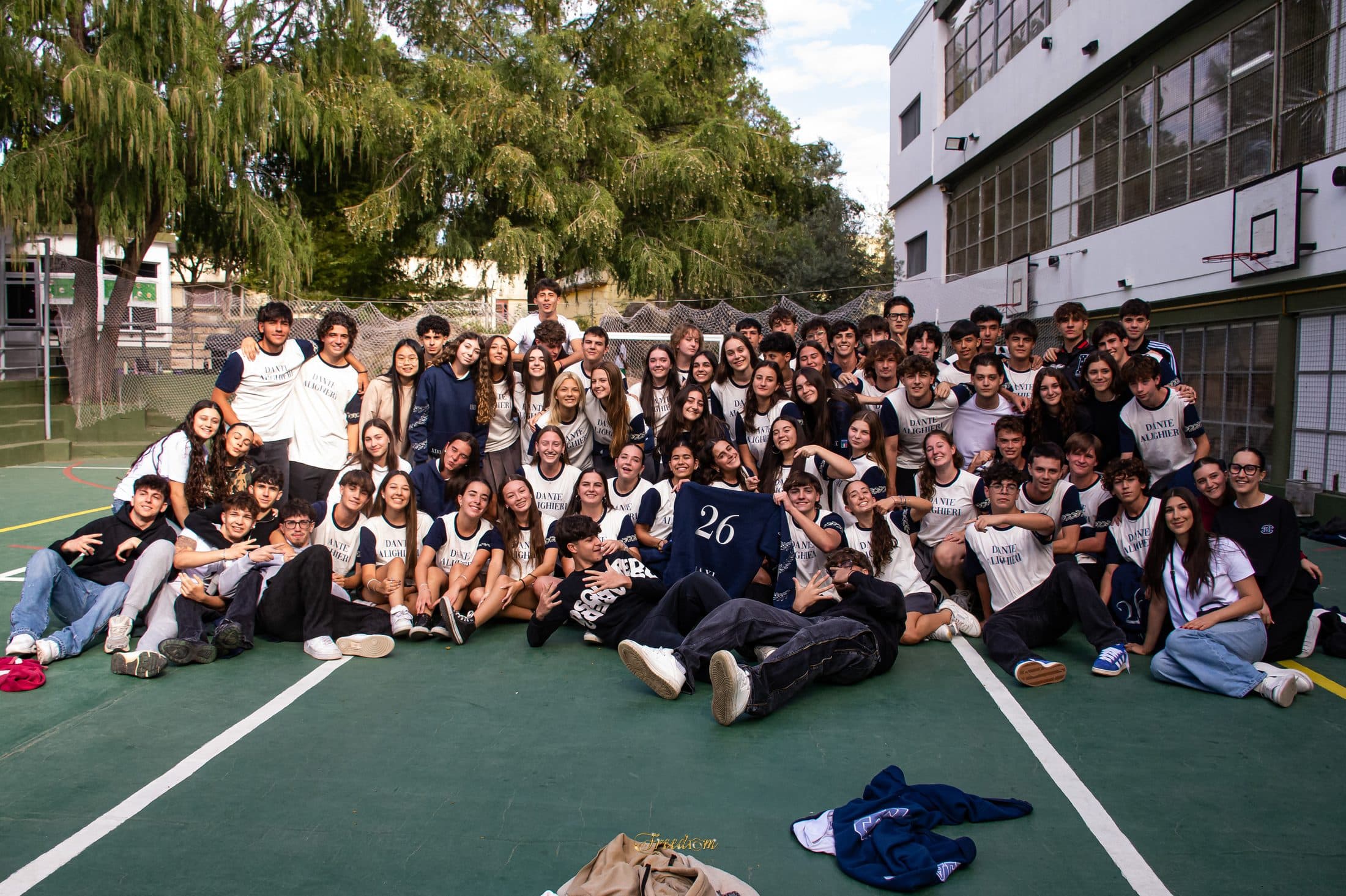 Egresados - Presentación de Camperas - foto 3
